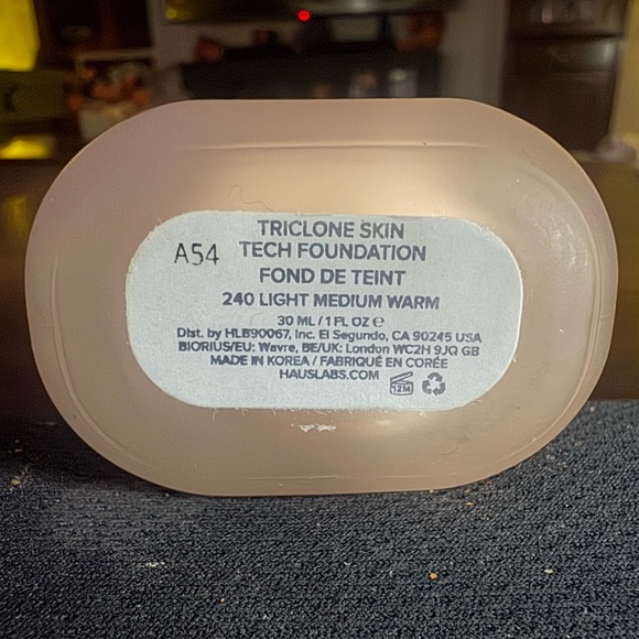 Haus Labs By Lady Gaga Foundation 240 Light Meduim Warm -NWO - Picture 2 of 2